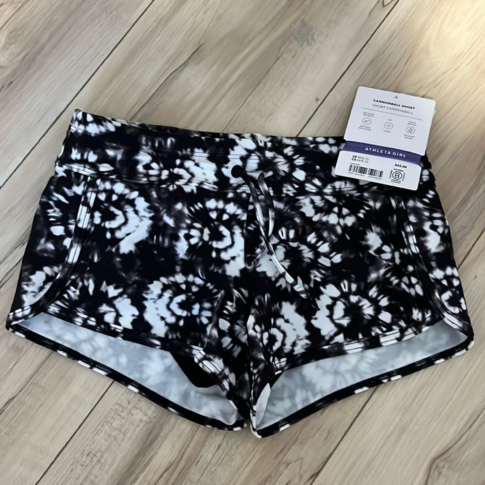 BNWT Athleta Girls Cannonball Short Size M (8-10)